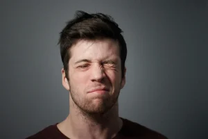 تاثیرماساژ صورت در درمان فلج بلز